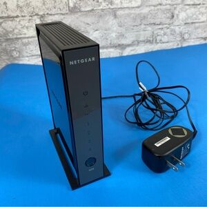 Netgear N300 Wireless Router WNR 2000 with Blue LED Indicators with Manual